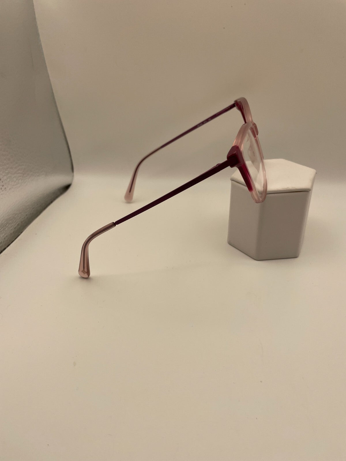 Banana Republic Brand BR209 Model 52 Eye Violet Crystal  NEW