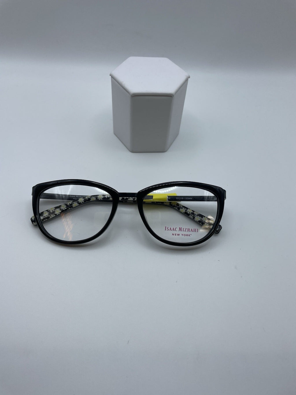 Isaac Mizrahi Brand IM30039 Model 52 Eye Black NEW