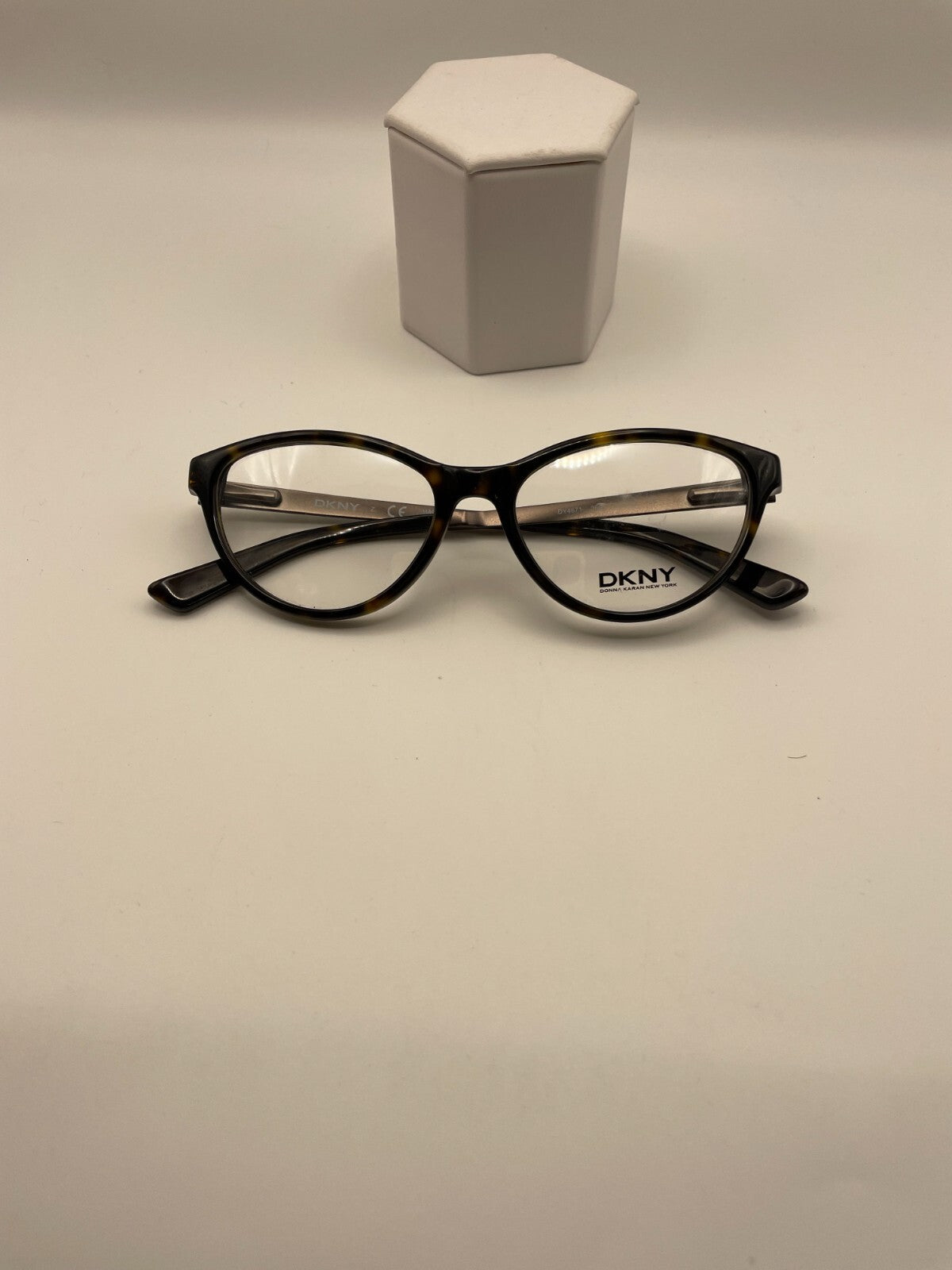 DKNY Brand DY4671 Model 50 Eye Tort NEW