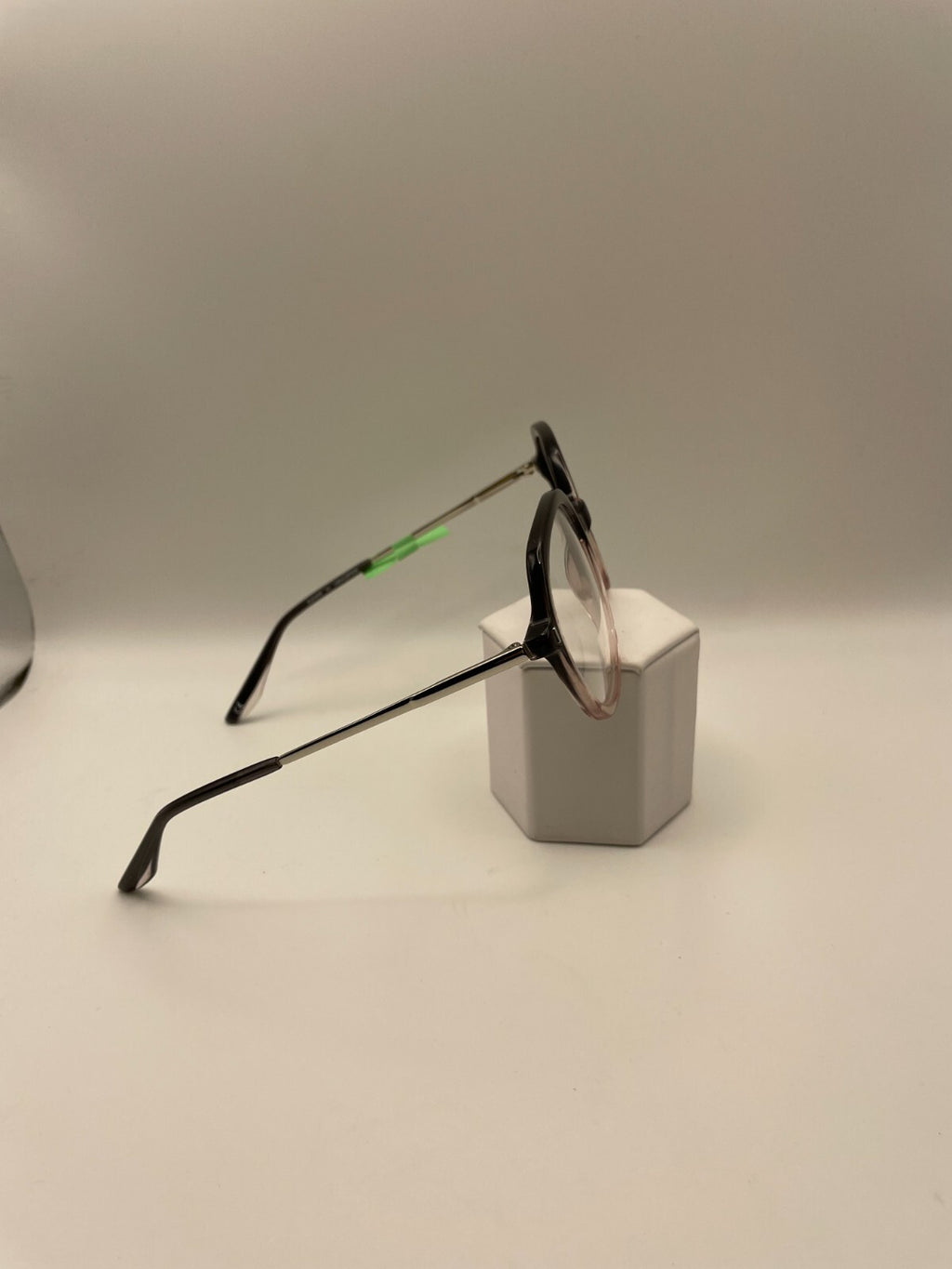 Elevate Brand 23021 Model 52 Eye Smoke/Rose NEW