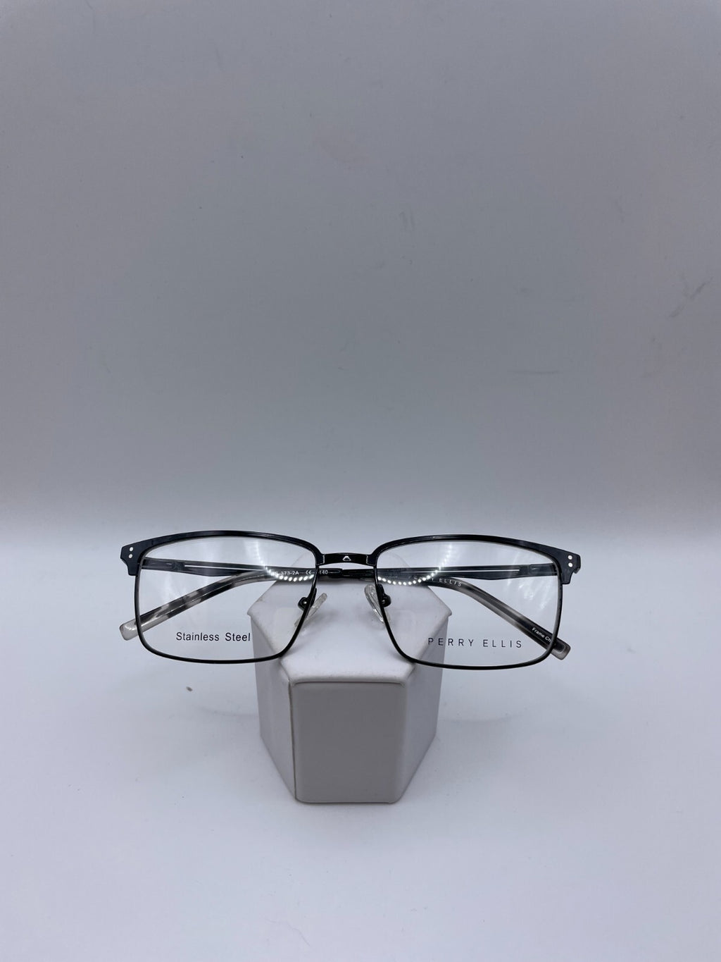 Perry Ellis Brand PE 373-2A Model 55 Eye Black NEW