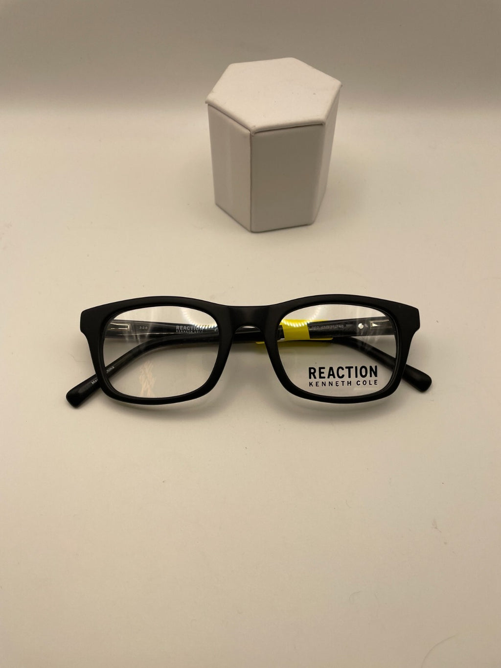 Kenneth Cole Reaction Brand KC0788 Model 48 Eye Black NEW