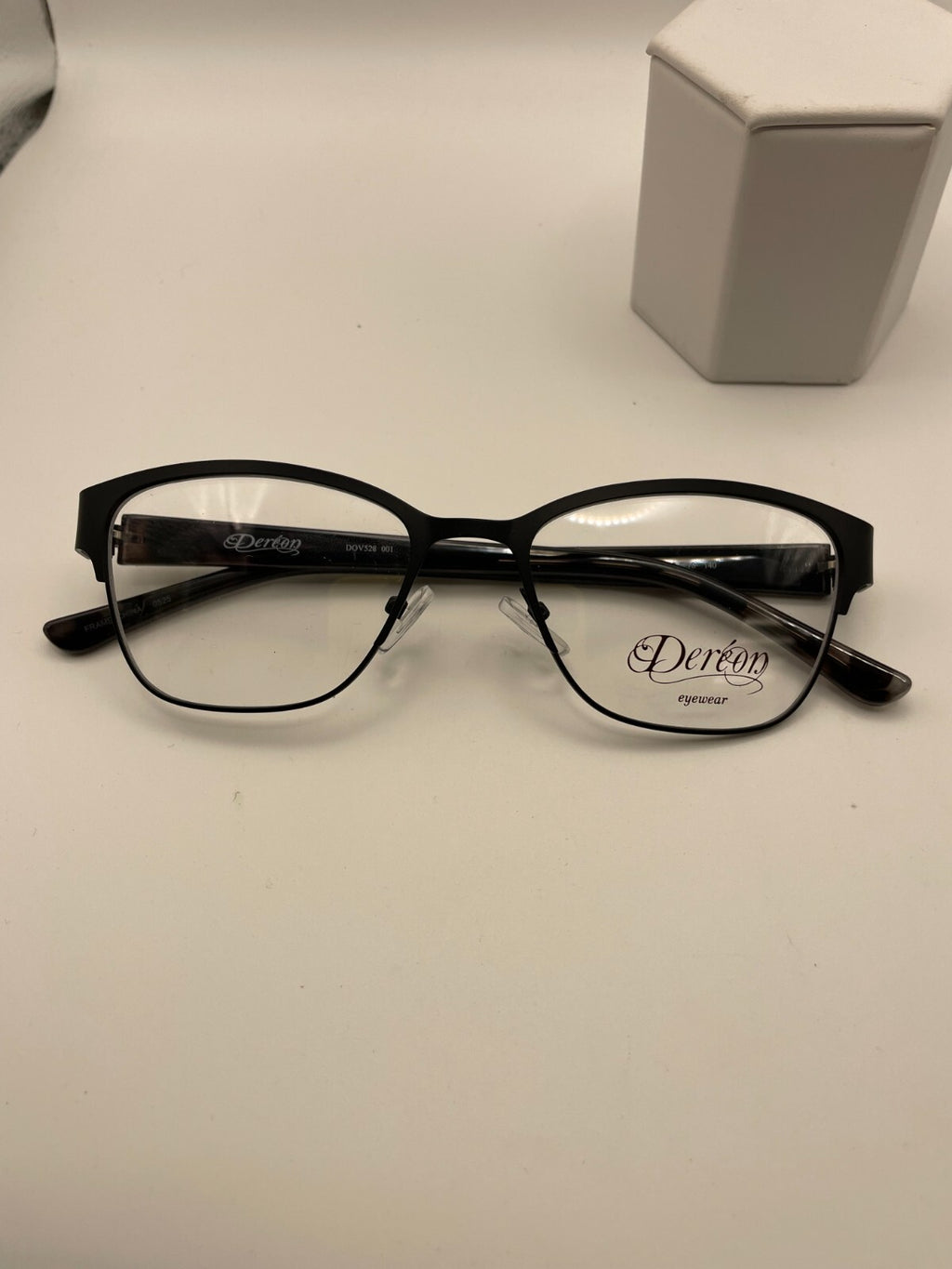 Dereon Brand DOV528 Model 52 Eye Black NEW