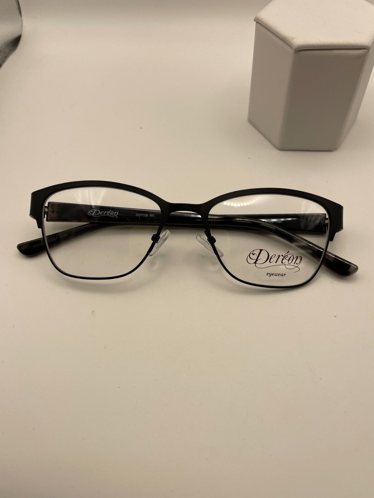 Dereon Brand DOV528 Model 52 Eye Black NEW