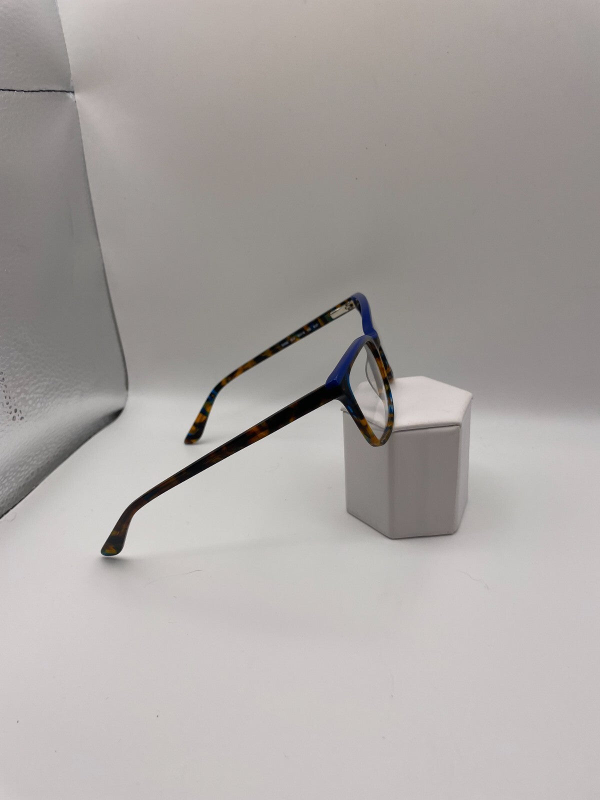 gx by GWEN STEFANI Brand GX052 Model 50 Eye Blue NEW