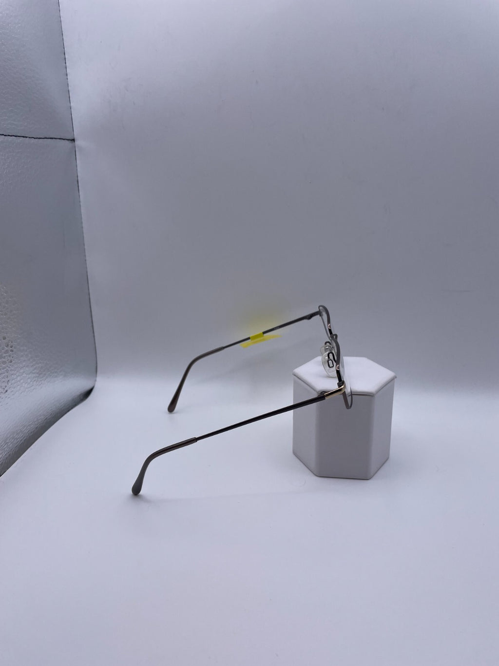 TuraFlex Titanium Memory Metal Brand M768 Model 49 Eye Brown/Gold NEW