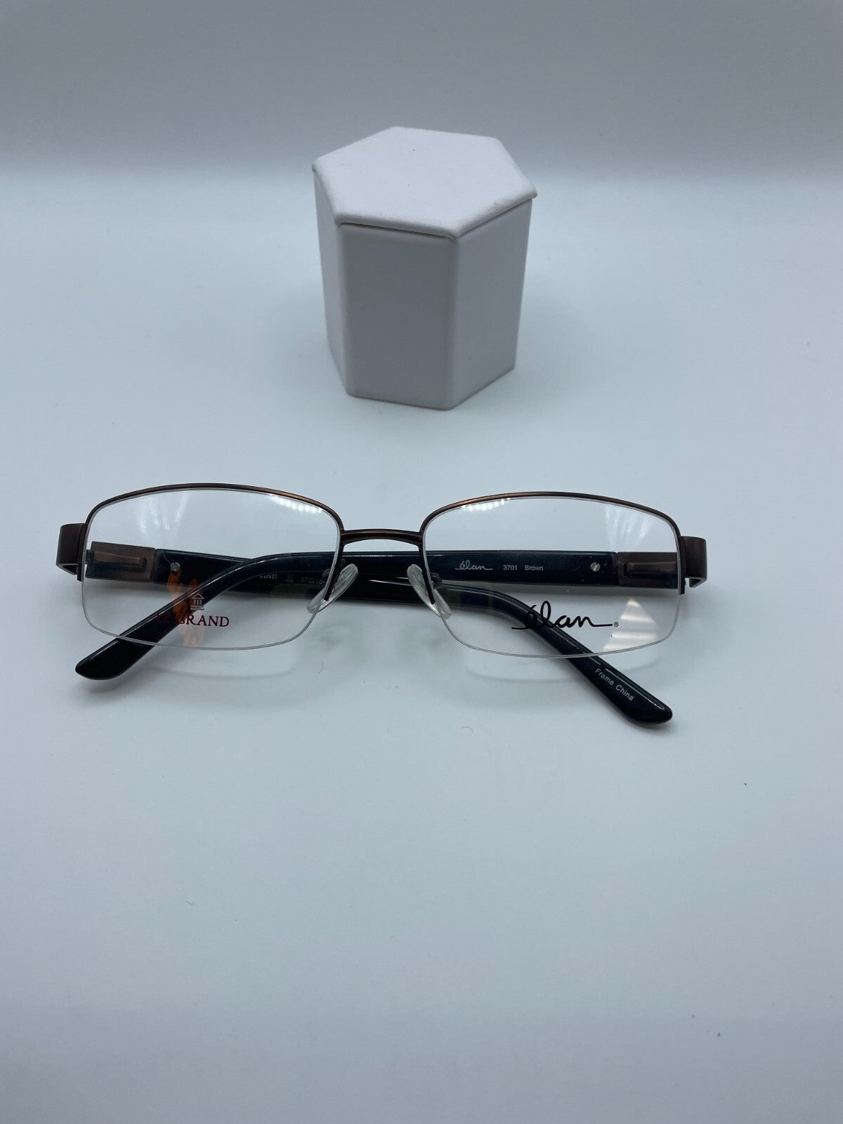 Elan Brand 3701 Model 57 Eye Brown NEW