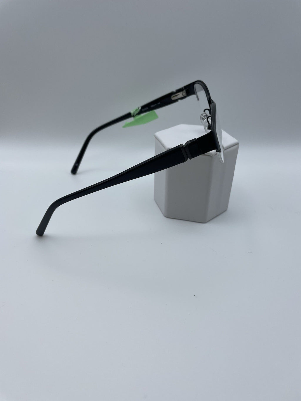 Jones New York Brand J945 Model 48 Eye Black NEW