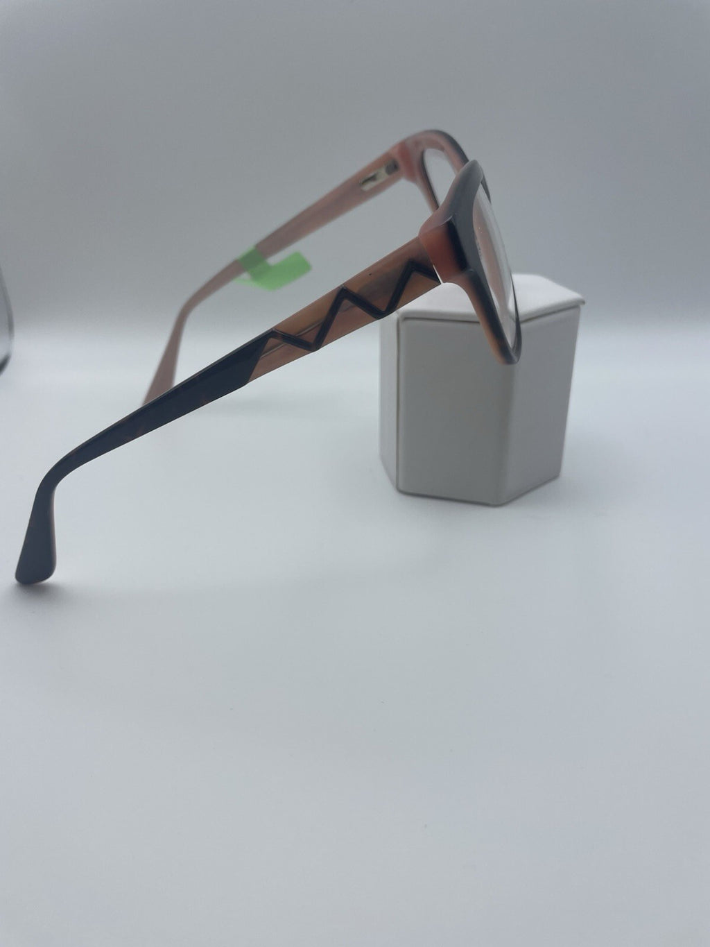 gx by GWEN STEFANI Brand GX044 Model 52 Eye TOR NEW