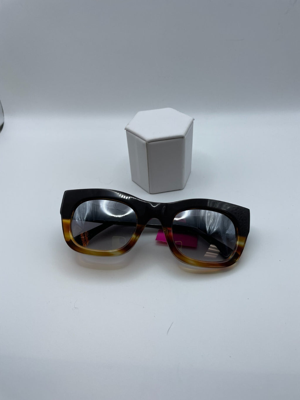 VERA WANG Brand Brava Model 48 Eye Tort NEW