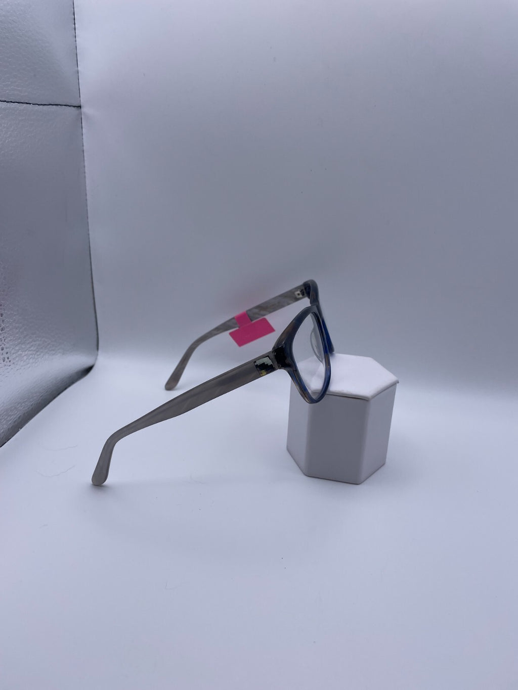 VERA WANG Brand Olivero Model 53 Eye Blue NEW
