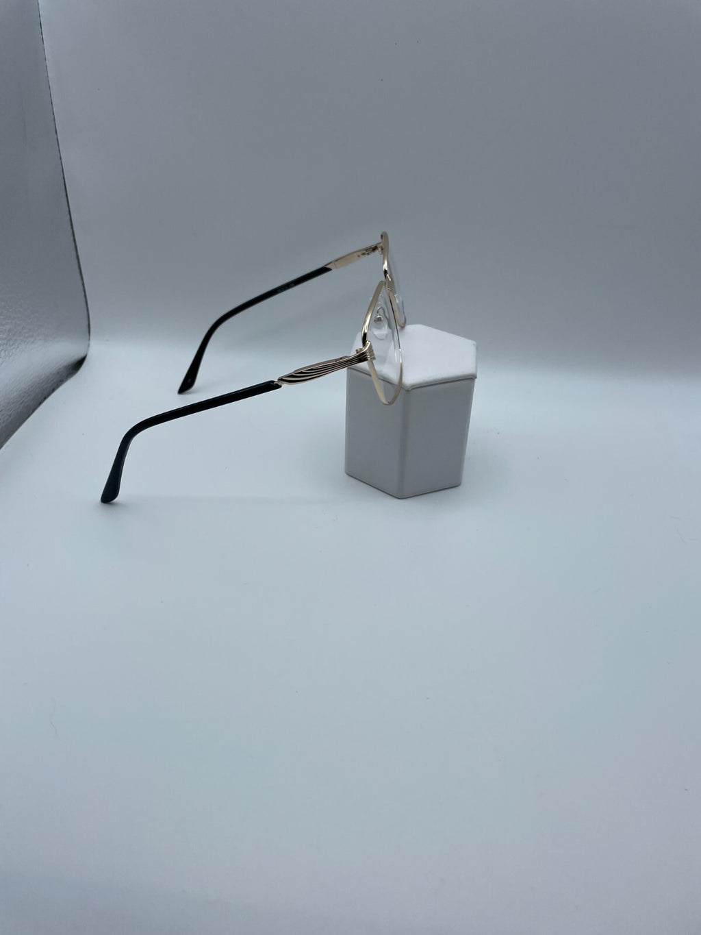 Modern Optical Brand Poetic Model 53 Eye Gold/Black NEW