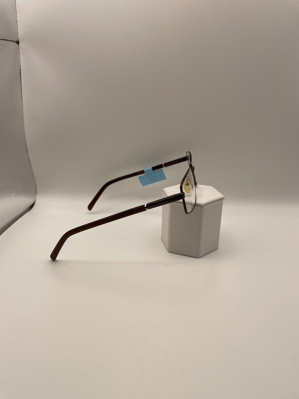 Perry Ellis Brand PE 1166A-2 Model 55 Eye Brown NEW