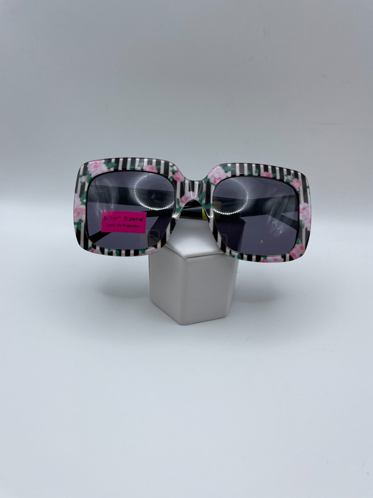 Betsey Johnson Brand Bed of Roses Model 53 Eye Pink NEW