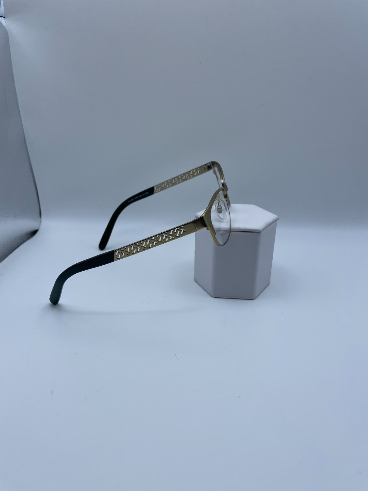 Tory Burch Brand TY1047 Model 49 Eye Green/Gold NEW