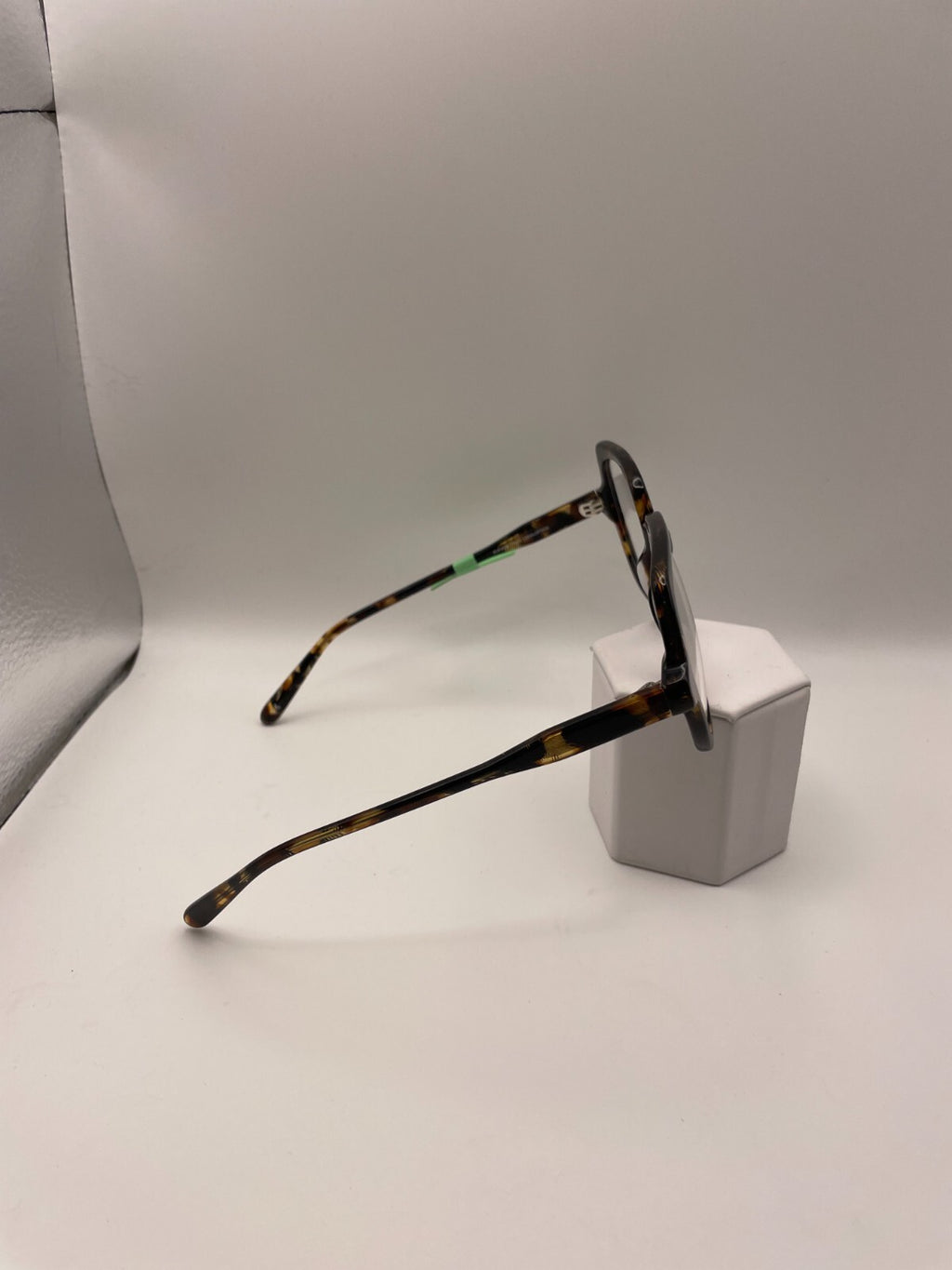 Elevate Brand 23013 Model 52 Eye Tortoise NEW