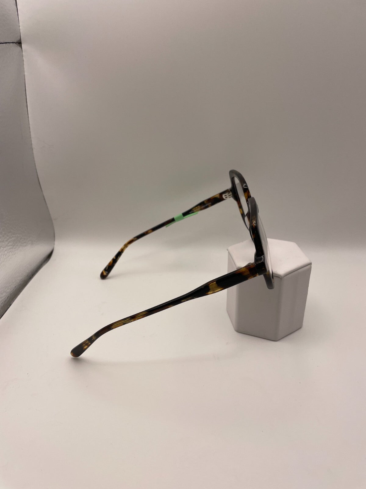 Elevate Brand 23013 Model 52 Eye Tortoise NEW