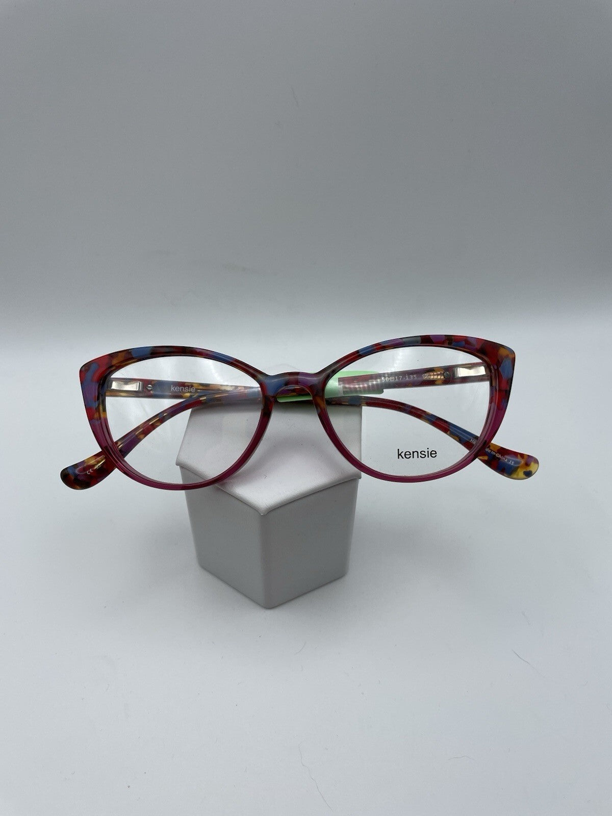 Kensie Brand Flattering Model 50 Eye Pink NEW