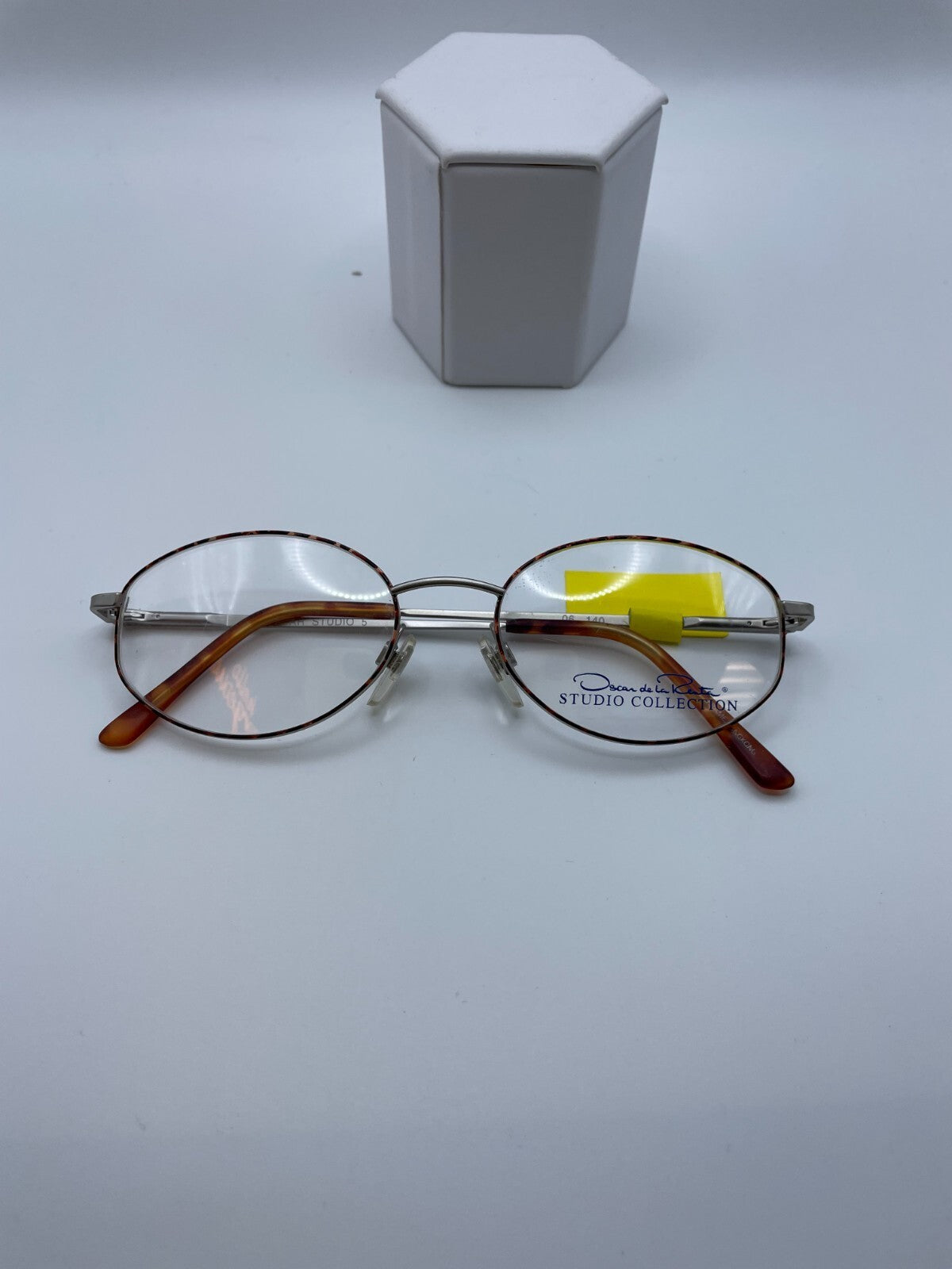 Oscar de la Renta Brand Oscar Studio 5 Model 52 Eye Tortoise NEW