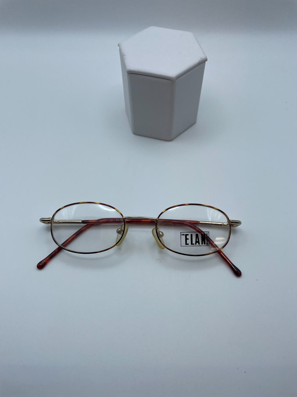 The Elan Collection Brand Elan9074 Model 44 Eye Demi Amber NEW