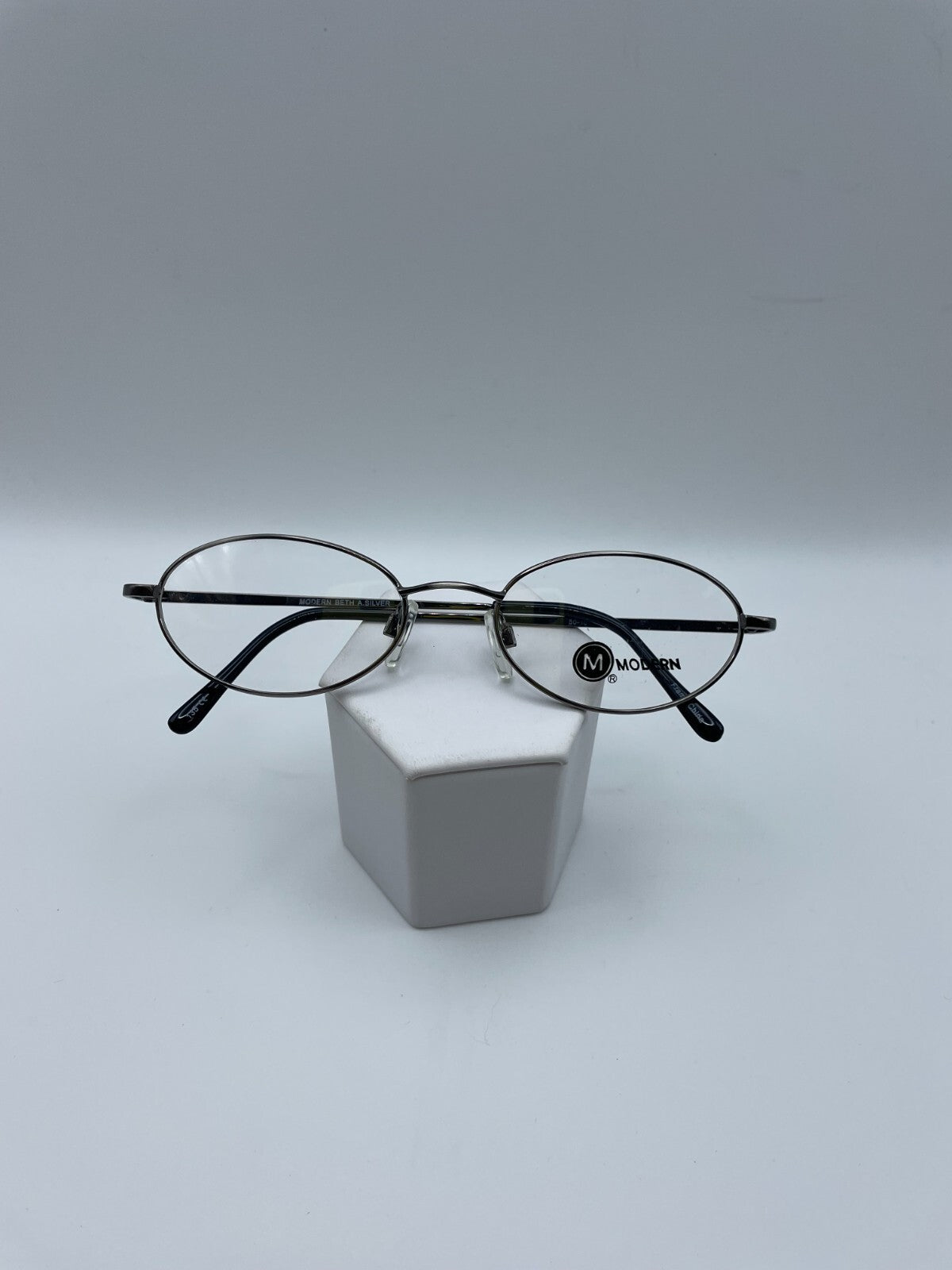 Modern Optical Brand Beth Model 50 Eye Silver NEW