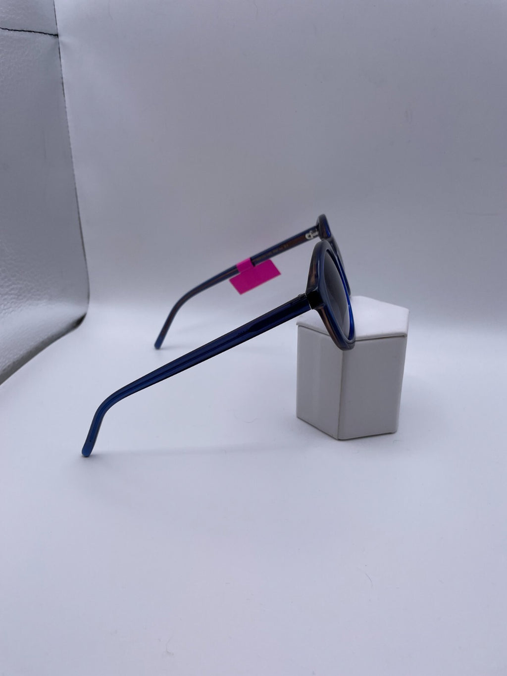 VERA WANG Brand Mariko Model 46 Eye Blue NEW