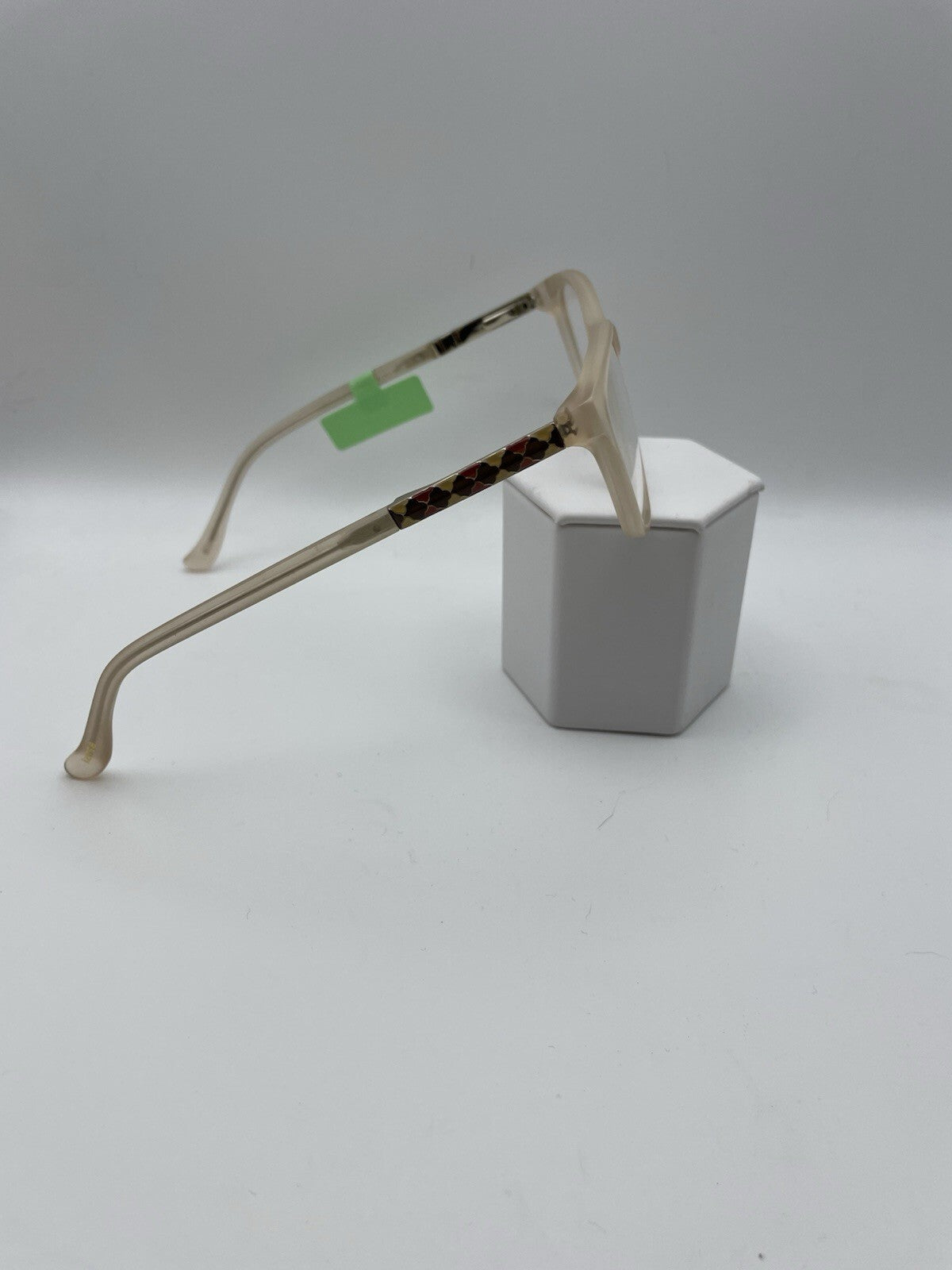 Kensie Brand Ornament Model 50 Eye Champagne NEW