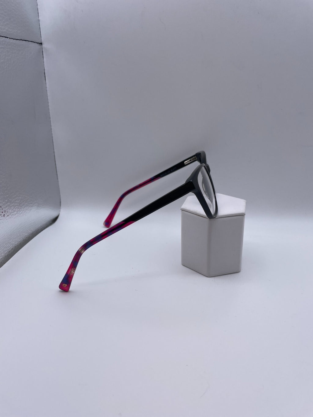 Christian Siriano Brand Renee Model 54 Eye Black NEW