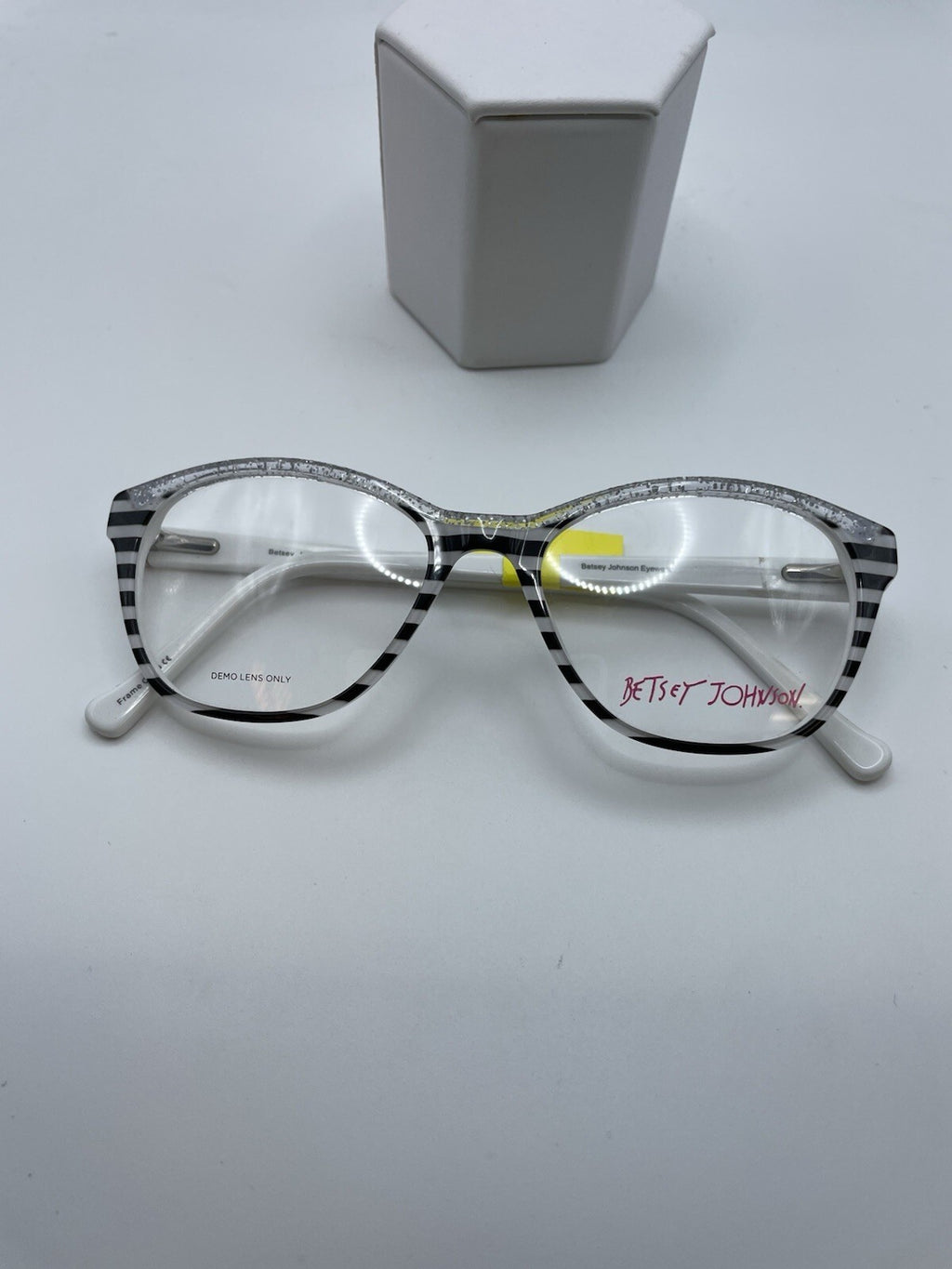Betsey Johnson Brand Shimmy Model 52 Eye White NEW