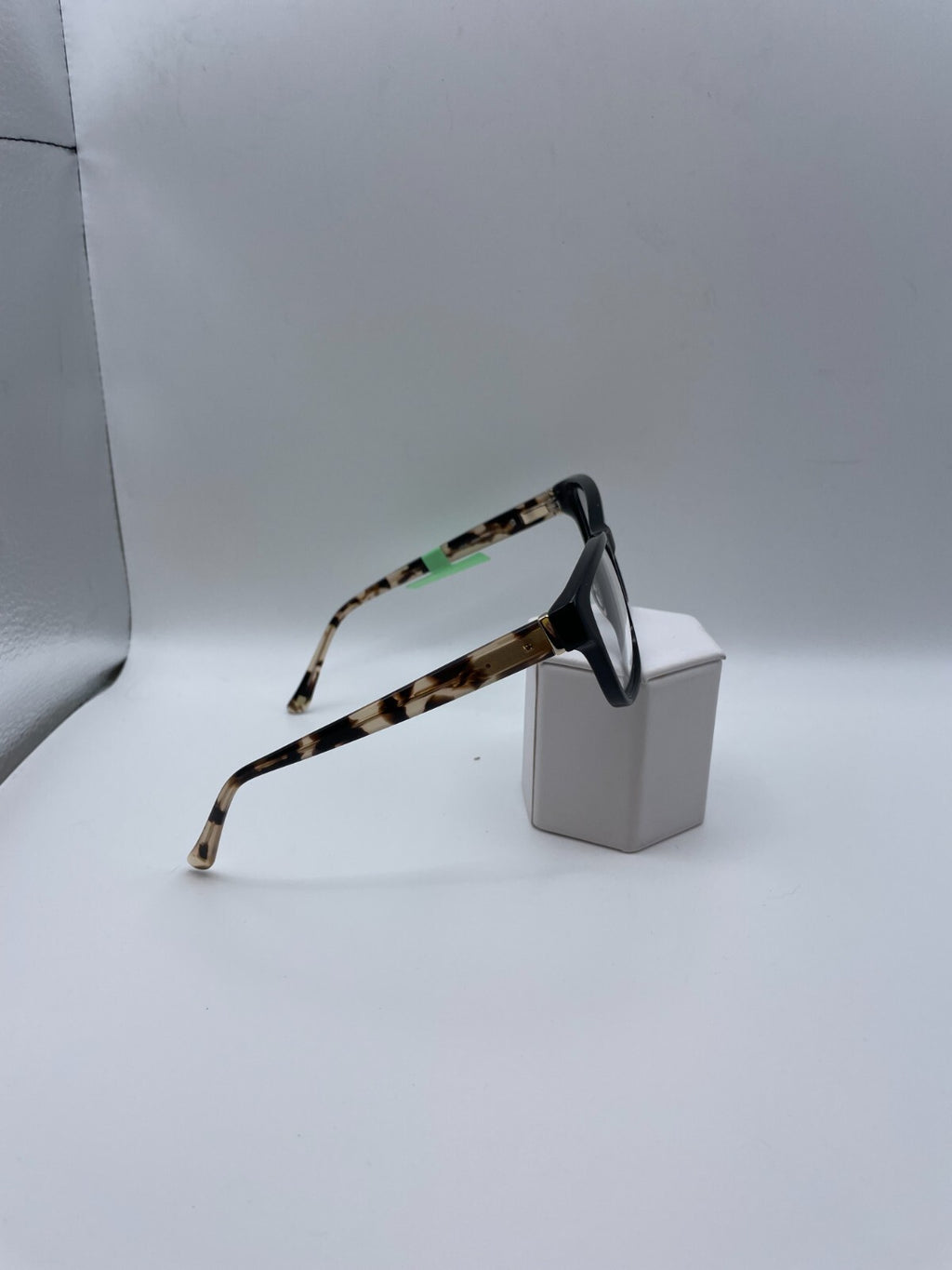 Liz Claiborne Brand L616 Model 55 Eye Black NEW
