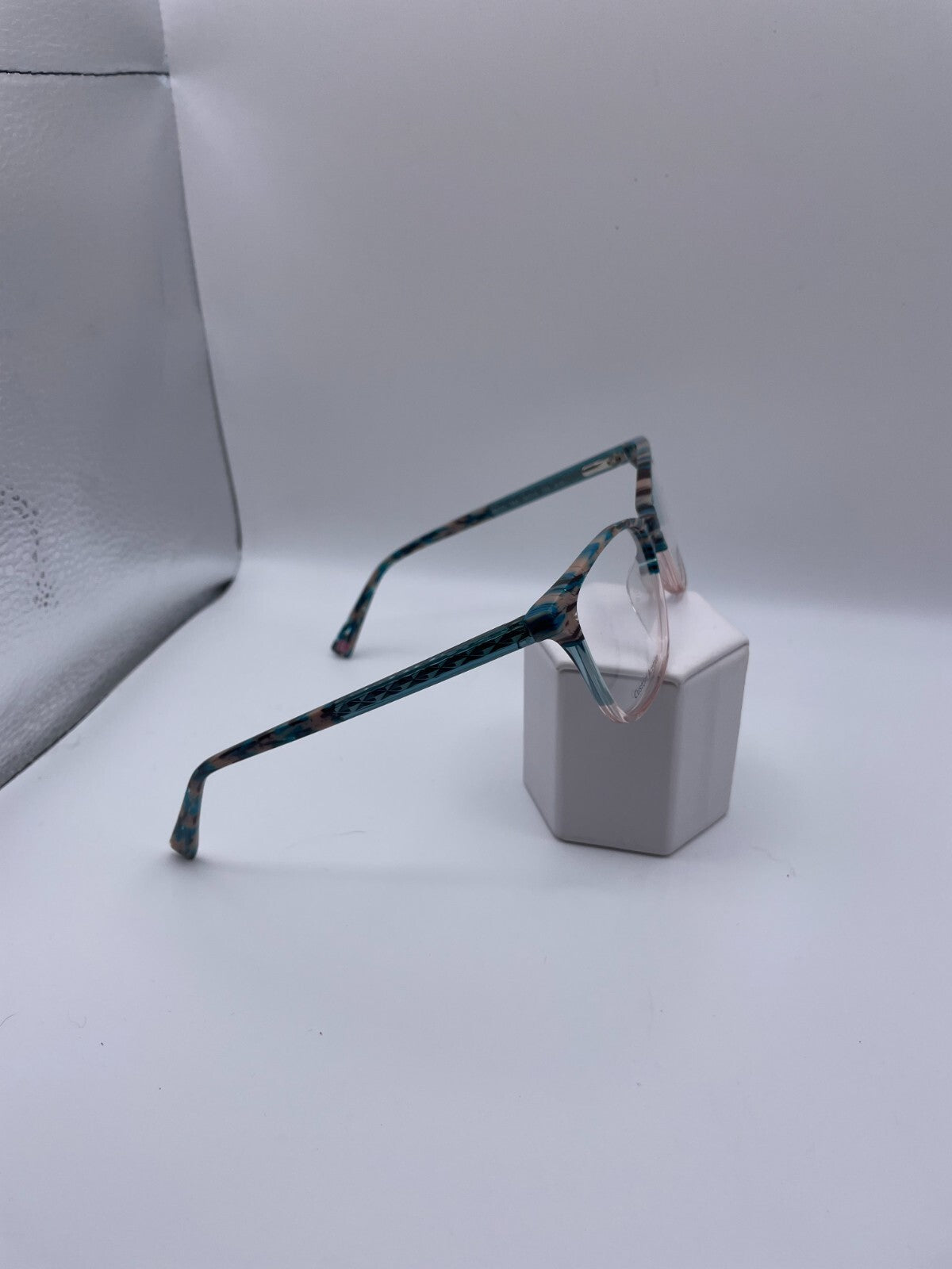 gx by GWEN STEFANI Brand GX104 Model 53 Eye Tea NEW