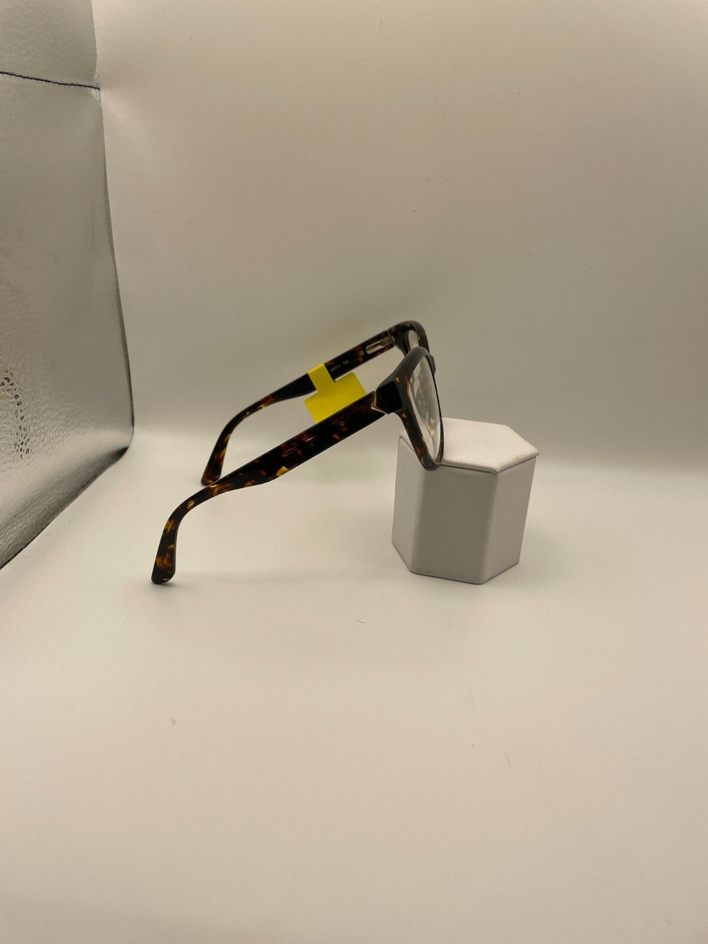 Karl Lagerfeld KL922 Model 53 Eye Tort NEW