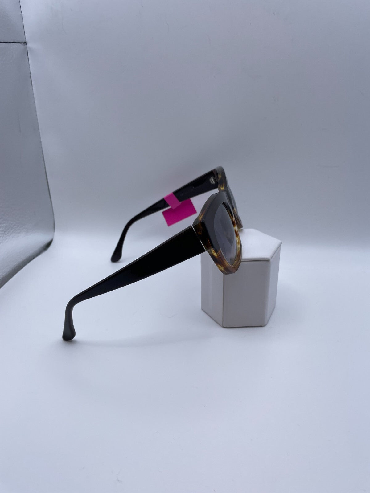 VERA WANG Brand Brava Model 48 Eye Tort NEW