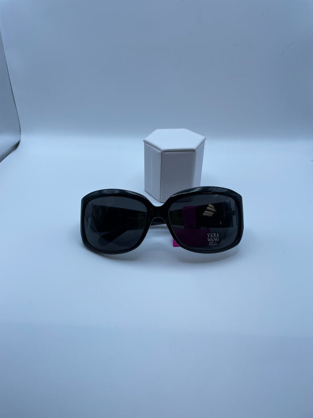 VERA WANG Brand V240 Model 59 Eye Black NEW