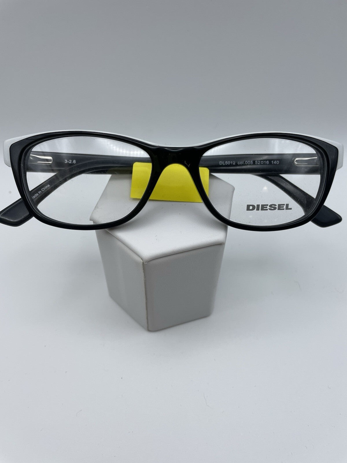 Diesel Brand DL5012 Model 52 Eye Blk/White NEW