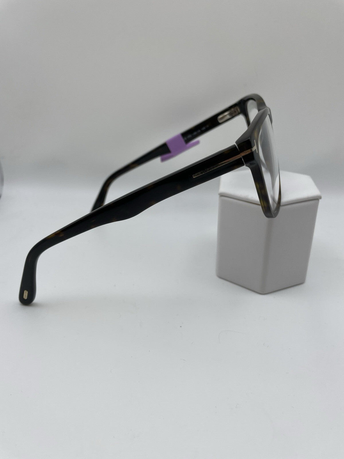 TOM FORD Brand TF 5662-B Model 56 Eye Brown Tortoise NEW