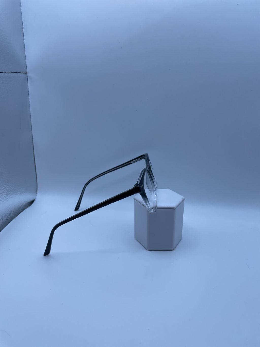 Modern Optical Brand Reputation Model 48 Eye Blk/Crystal Fade NEW