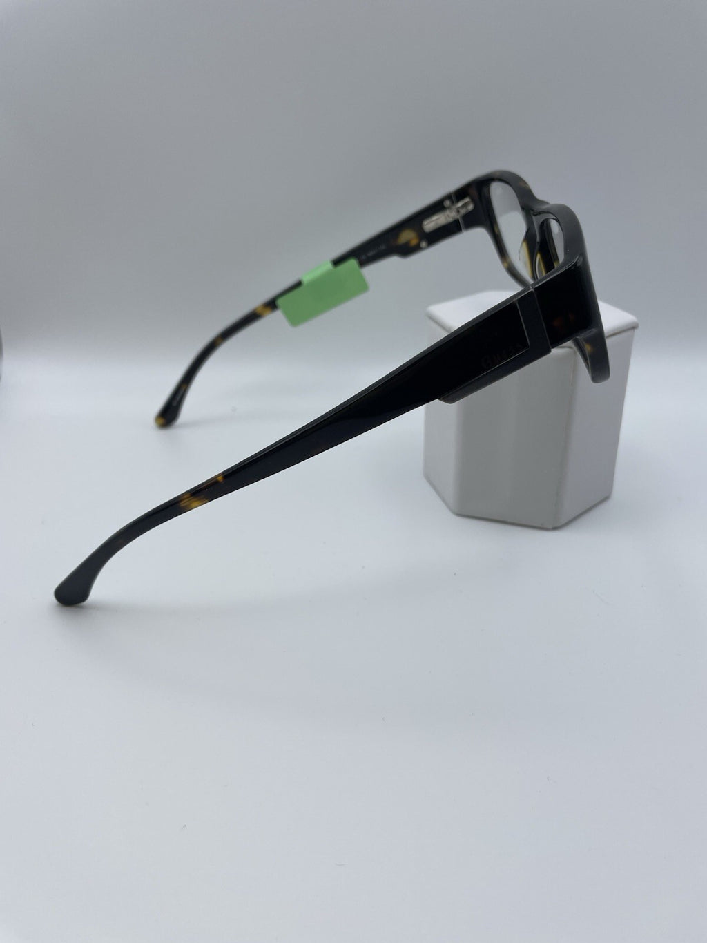Guess Brand GU1688 Model 50 Eye Tortoise NEW