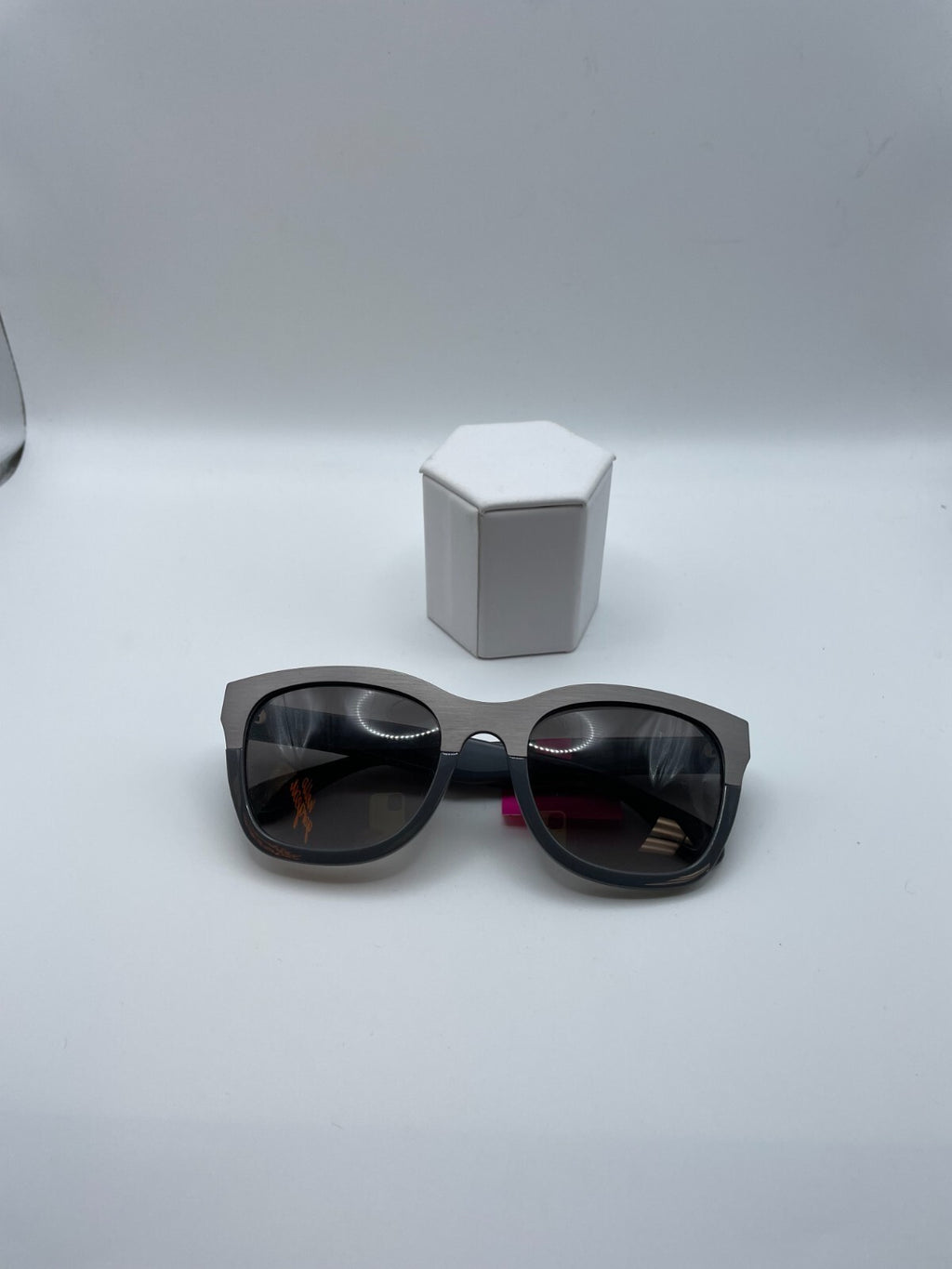 VERA WANG Brand Marilia Model 54 Eye Gray NEW