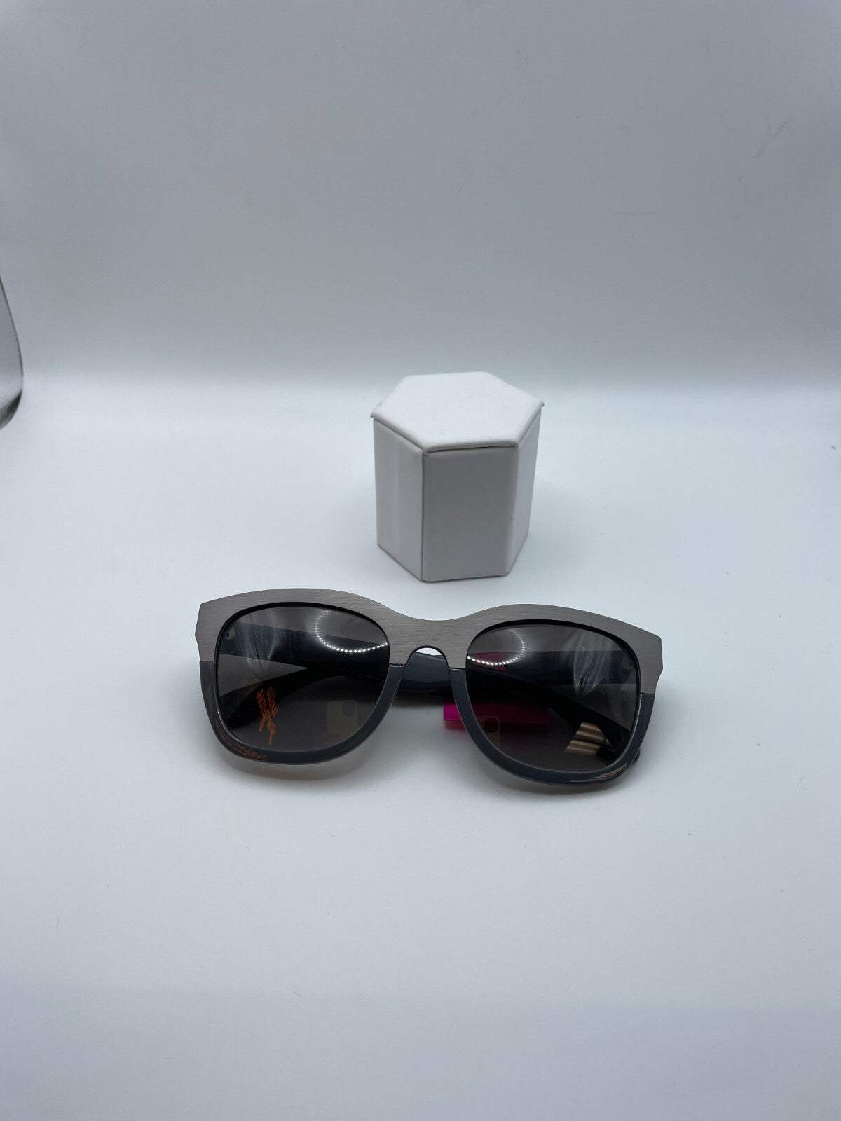 VERA WANG Brand Marilia Model 54 Eye Gray NEW