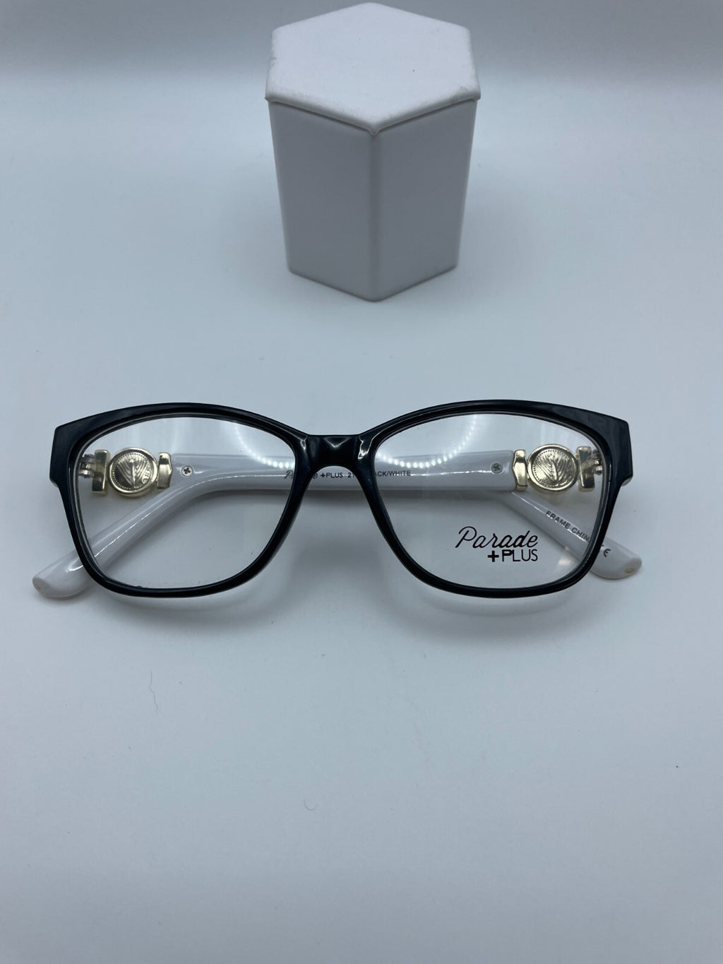 Parade +Plus Brand 2118 Model 52 Eye Black/White NEW