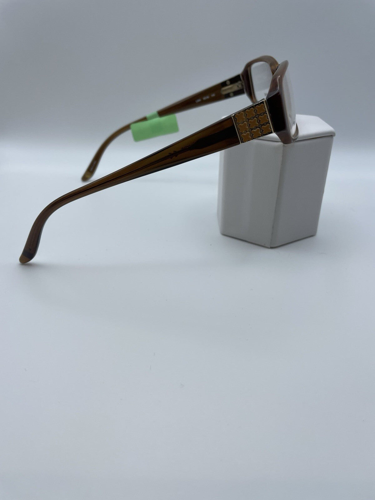 Liz Claiborne Brand L354 Model 54 Eye Brown NEW