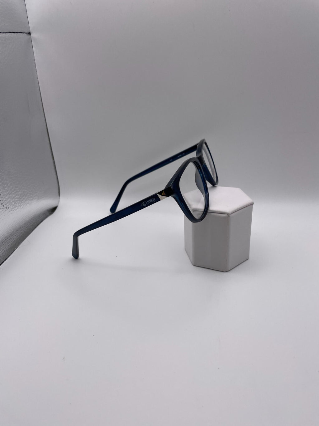 Dereon Brand DOV526 Model 53 Eye Blue NEW