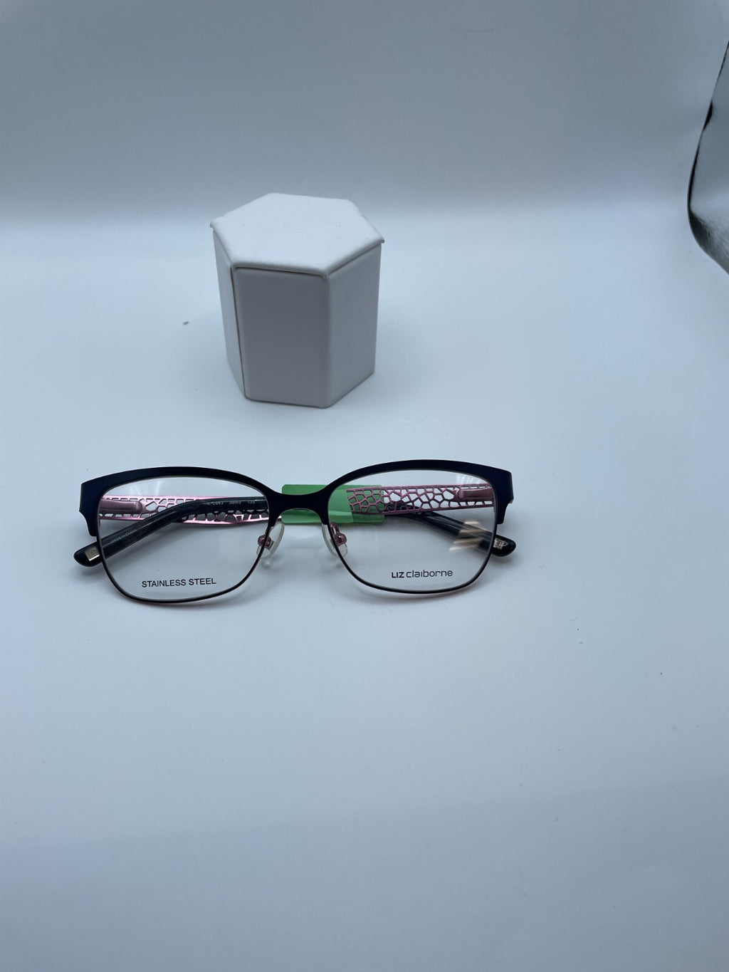Liz Claiborne Brand L643 Model 52 Eye Blue/Pink NEW