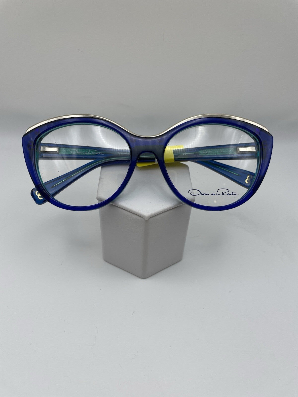 Oscar de la Renta Brand ODLR504 Model 55 Eye Blue NEW