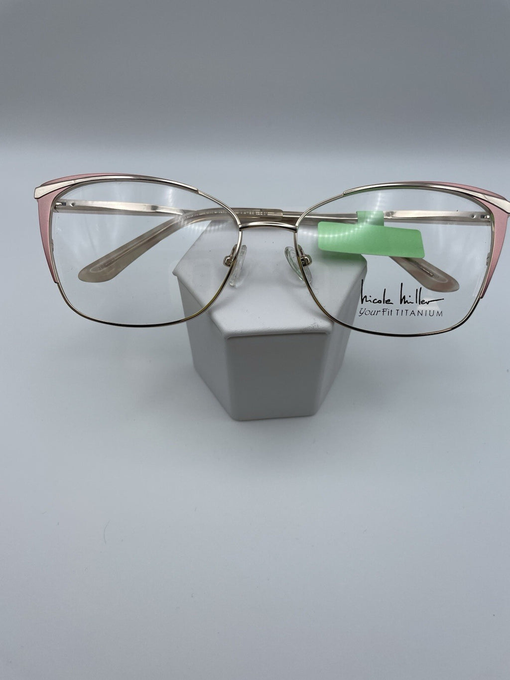 Nicole Miller Brand Harman Model 59 Eye Blush NEW