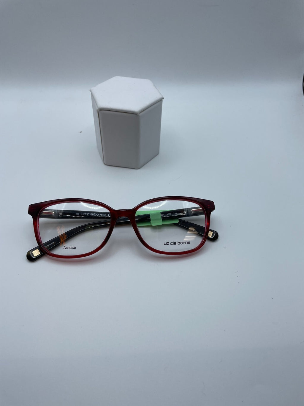 Liz Claiborne Brand L631 Model 52 Eye Red NEW