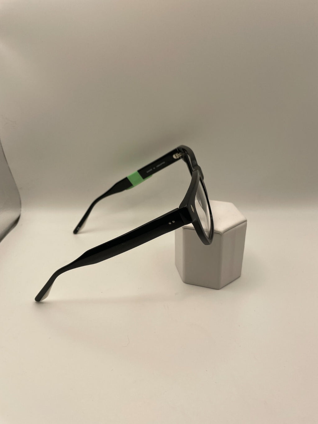 Elevate Brand 23023 Model 52 Eye Ebony NEW