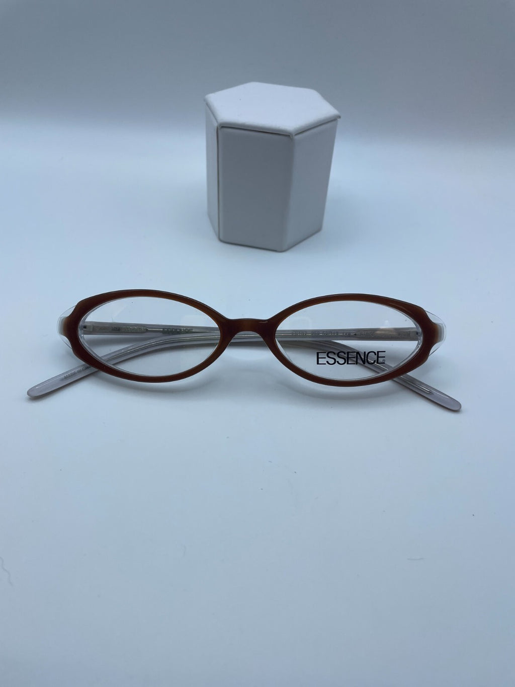 Essence Brand ES107 Model 52 Eye Brown NEW