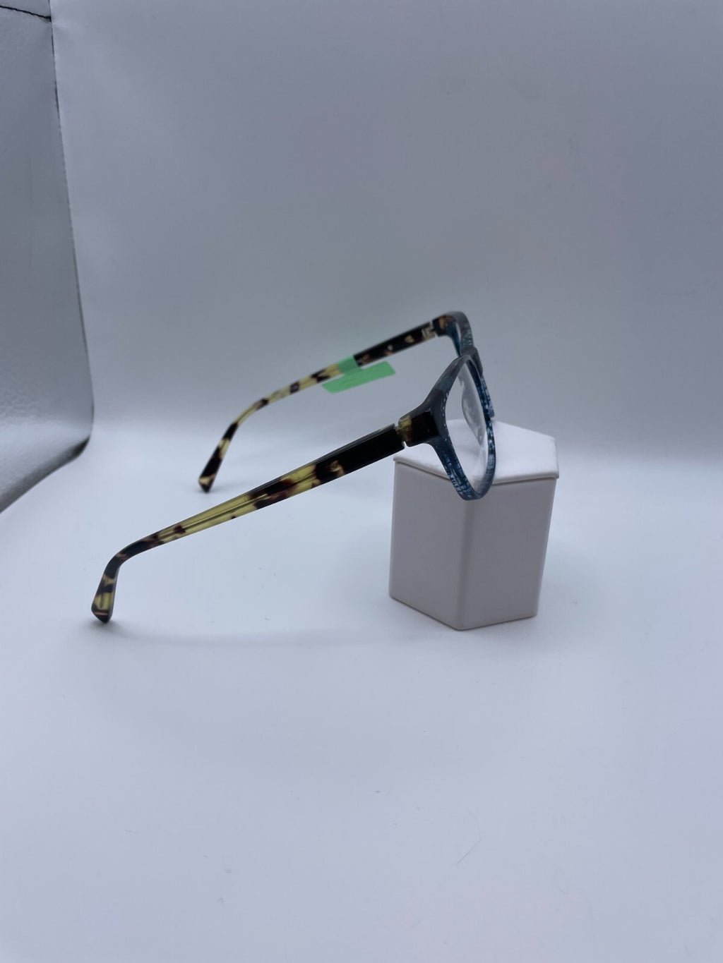Charmossas Brand Arli Model 54 Eye Blue/Tort NEW